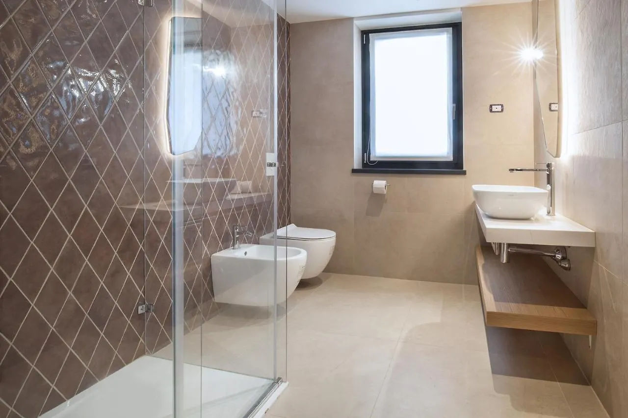 Villa Divina22- Apt Icona Con Piscina E Vista Lago カステッレット・ディ・ブレンゾーネ イタリア